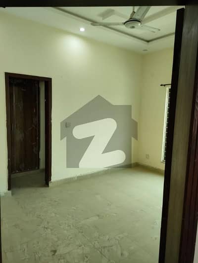 کینال گارڈن لاہور میں 4 کمروں کا 5 مرلہ مکان 50 ہزار میں کرایہ پر دستیاب ہے۔