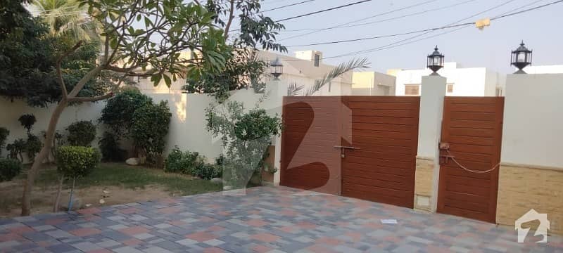 ڈی ایچ اے فیز 6 ڈی ایچ اے کراچی میں 6 کمروں کا 1 کنال مکان 11 کروڑ میں برائے فروخت۔