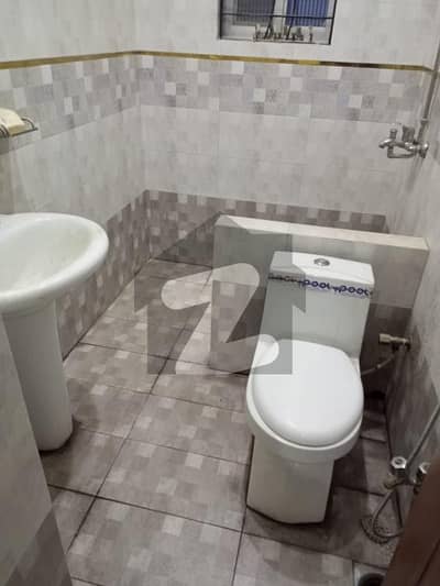 Valencia Town Flat For Rent For Office and Bachelor's