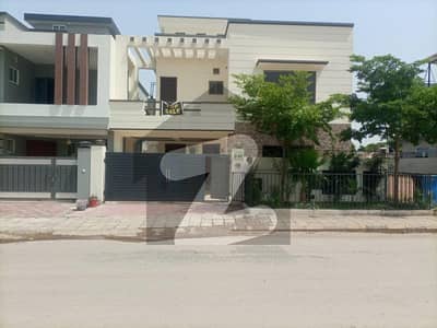 10 Marla House For Sale In Bahria Lake View Block Phase 8, Rawalpindi