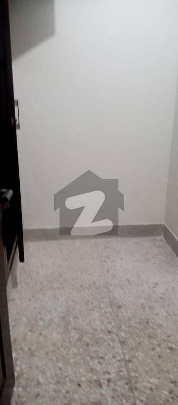1 Room Avaliable For Rent