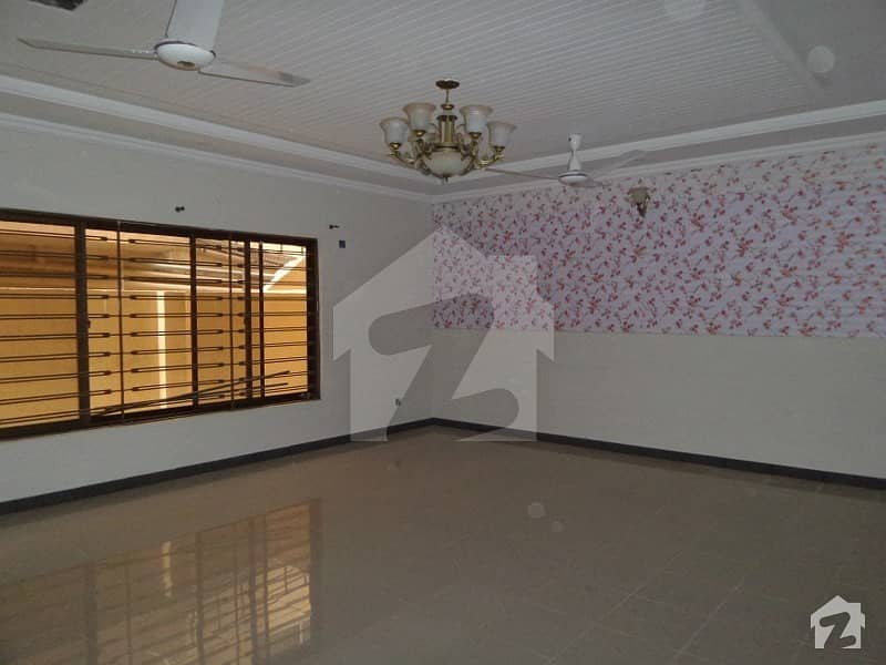 Affordable Upper Portion Of 4500 Square Feet Is Available For Rent