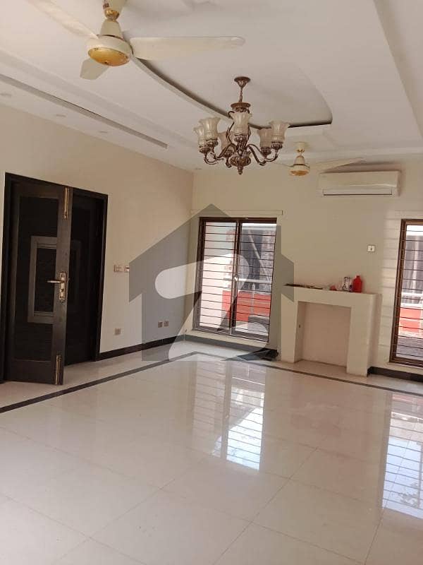 1 KANAL UPPER PORTION FOR RENT IN AIR AVENUE