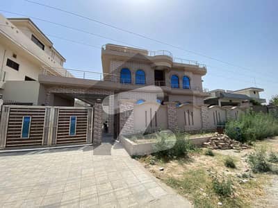 1 Kanal Brand New 3 Storey House For Sale