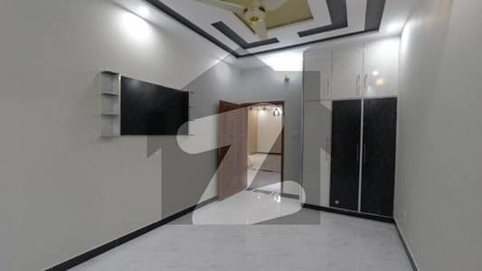 پنجاب یونیورسٹی سوسائٹی فیز 1 پنجاب یونیورسٹی ایمپلائیز سوسائٹی لاہور میں 5 کمروں کا 15 مرلہ مکان 1 لاکھ میں کرایہ پر دستیاب ہے۔