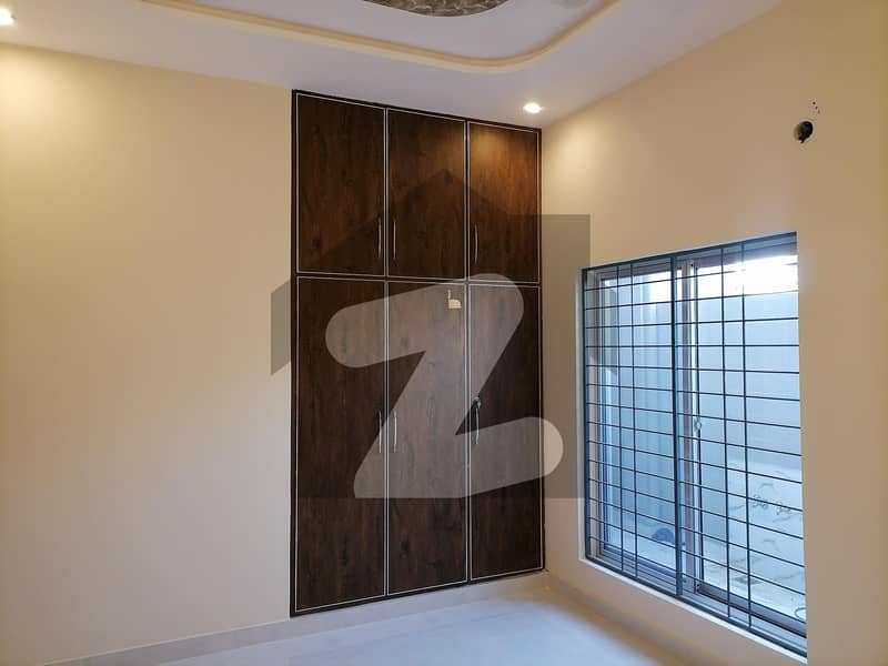 In Wapda Town Phase 1 - Block H3 Upper Portion Sized 1 Kanal For rent