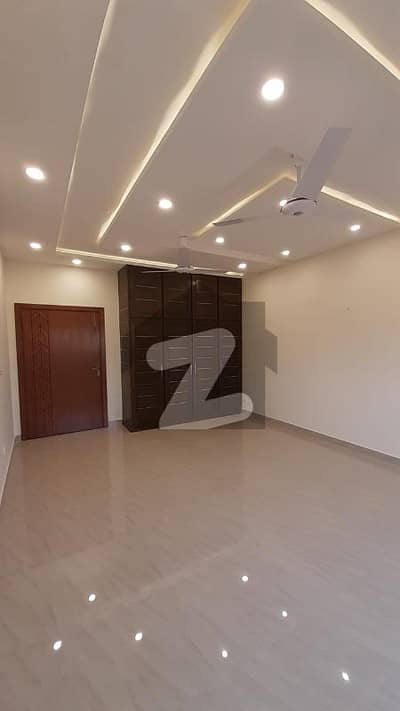Awami Villa 3 Ground Portion With Parking Area 3 Washroom On Investor Price