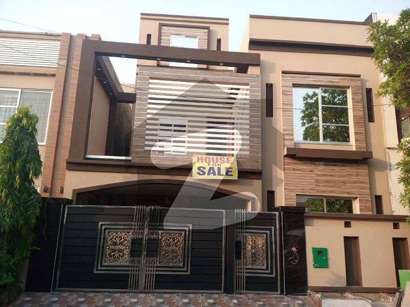 8 MARLA LUXURY BRAND NEW HOUSE FOR SALE IN USMAN BLOCK