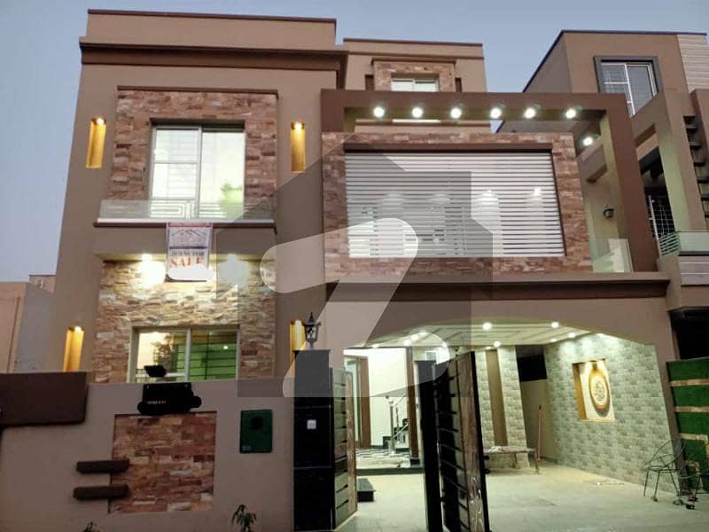 8 Marla House For Sale In Safari Villas Bahria Town Lahore