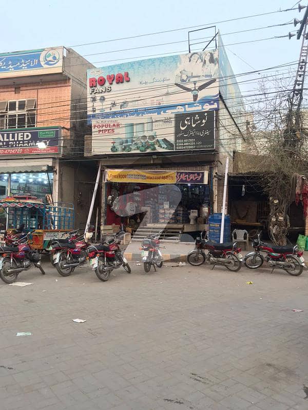 علی ٹاؤن لاہور میں 1 کمرے کا 1 مرلہ کمرہ 12 ہزار میں کرایہ پر دستیاب ہے۔
