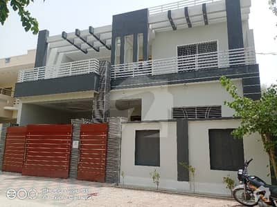 علامہ اقبال ٹاؤن بہاولپور میں 5 کمروں کا 10 مرلہ مکان 2.5 کروڑ میں برائے فروخت۔