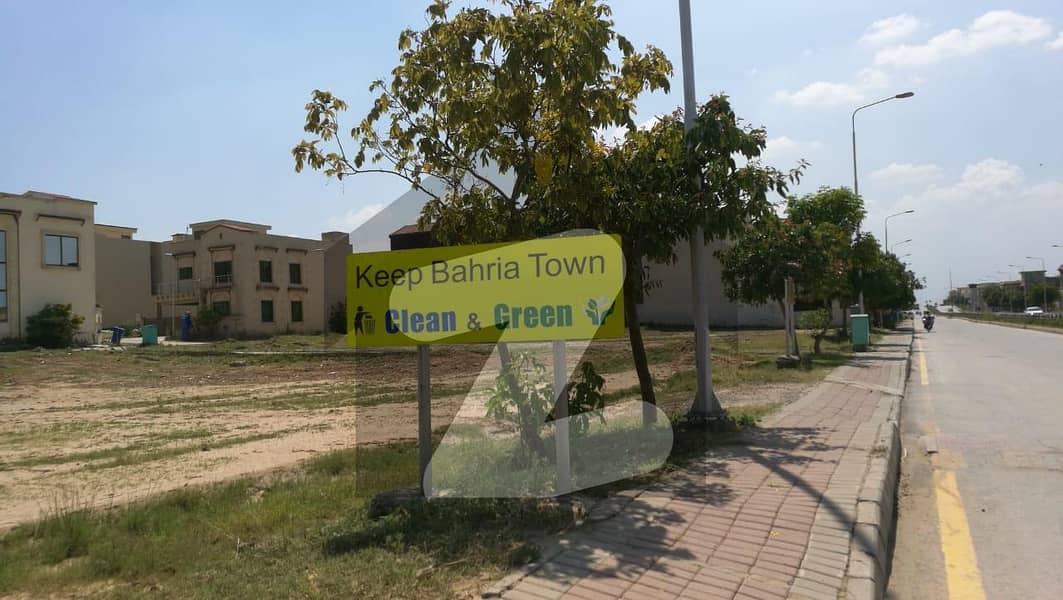 10 Marla Residential Plot For sale In Bahria Town - Precinct 3