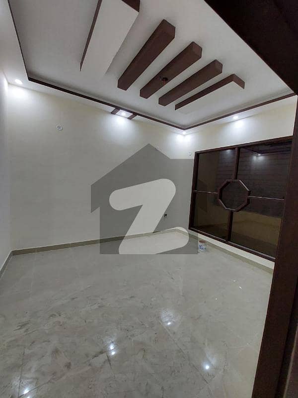 3 Bed Dd 2nd Floor With Roof Portion 200sqyd Main 100ft Road Portion Available For Sale At Aesthetic Location Of Gulistan-e-jauhar