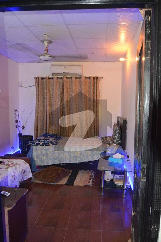 بحریہ ٹاؤن سیکٹر سی بحریہ ٹاؤن لاہور میں 1 کمرے کا 2 مرلہ فلیٹ 35 لاکھ میں برائے فروخت۔