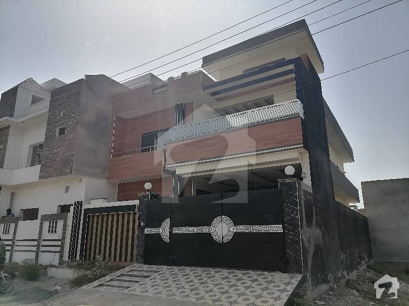 نشرح ولاز لاہور روڈ سرگودھا میں 5 کمروں کا 8 مرلہ مکان 1.9 کروڑ میں برائے فروخت۔