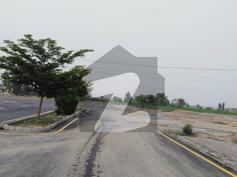 MAIN BOULEVARD HOT LOCATION COMMERCIAL AVAILABLE 5 MARLA POSSESSION UTILITY PAID PLOT SALE IN BAHRIA TOWN LAHORE SECTOR D BLOCK AA PLOT NO 7