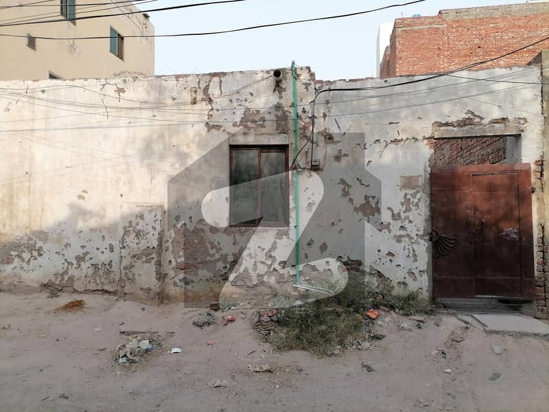 شیر علی روڈ لاہور میں 6 کمروں کا 9 مرلہ مکان 1.25 کروڑ میں برائے فروخت۔