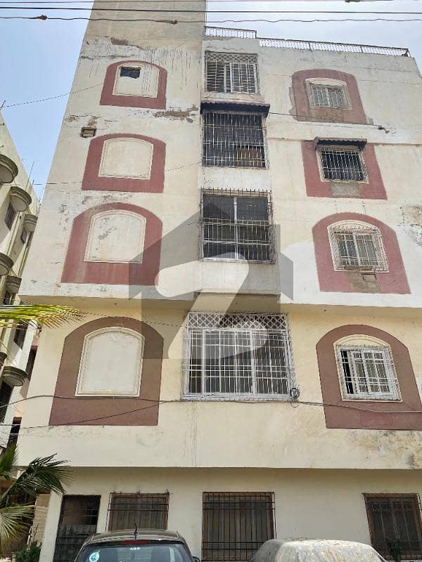 پی ای سی ایچ ایس جمشید ٹاؤن کراچی میں 3 کمروں کا 5 مرلہ فلیٹ 1.9 کروڑ میں برائے فروخت۔