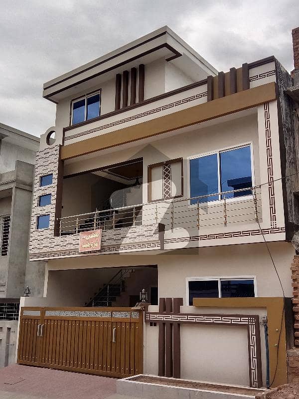 6 Marla Beautiful House  Airport Housing Society sector 4 Double Storey House
Beautiful Floor And kitchen Tiles