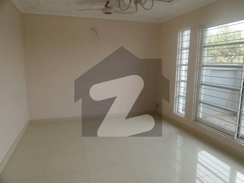 1800 Square Feet House For sale In G-10/1