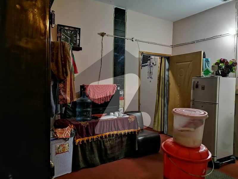 سمن آباد لاہور میں 2 کمروں کا 3 مرلہ فلیٹ 35 لاکھ میں برائے فروخت۔