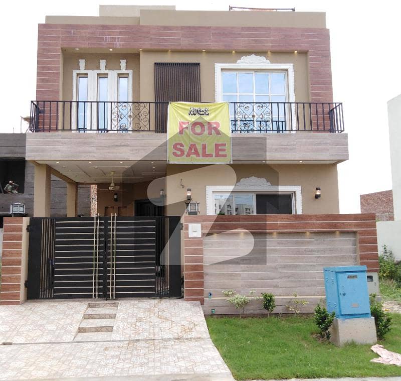 8 Marla Luxury Bungalow For Sale At Prime Location