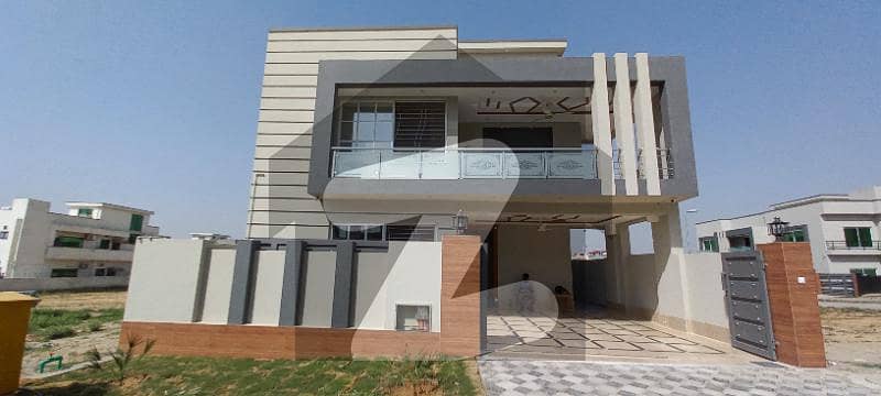10 Marla Beautiful Finishing design House For Sale in Bahria town phase 8 Sector F1