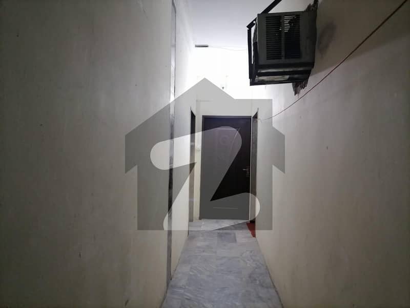 Ideally Located Flat For sale In Samanabad Available