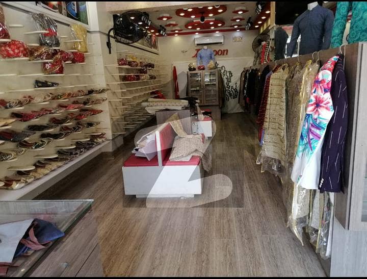 خالد بِن ولید روڈ کراچی میں 8 مرلہ دکان 28 کروڑ میں برائے فروخت۔