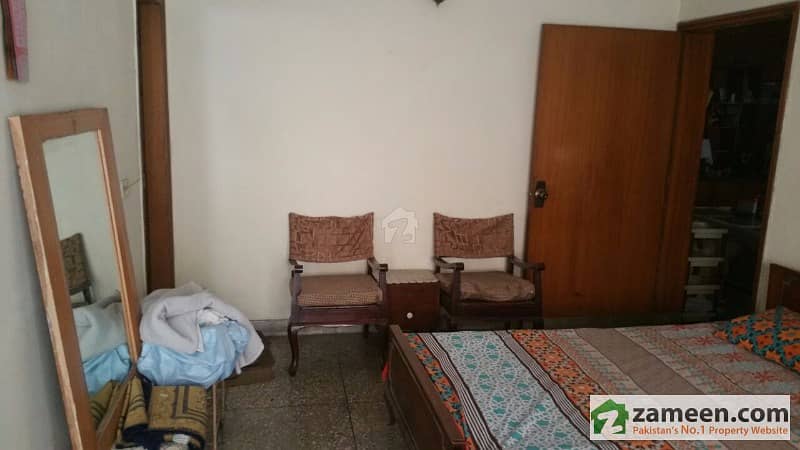 Single Room Furnished For Rent