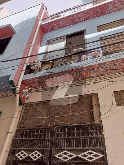 اعظم بستی جمشید ٹاؤن کراچی میں 3 کمروں کا 4 مرلہ بالائی پورشن 25 ہزار میں کرایہ پر دستیاب ہے۔