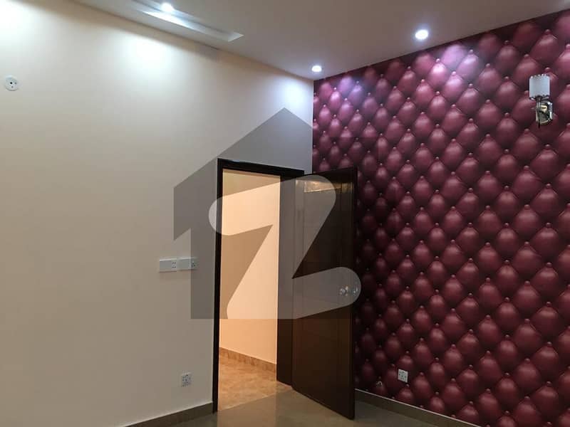 ڈی ایچ اے فیز 7 ڈیفنس (ڈی ایچ اے) لاہور میں 4 کمروں کا 10 مرلہ مکان 3.4 کروڑ میں برائے فروخت۔