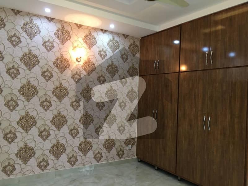فورٹ ولاز لاہور میں 4 کمروں کا 10 مرلہ مکان 3.5 کروڑ میں برائے فروخت۔