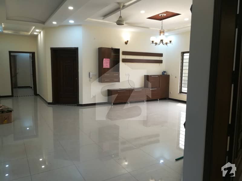 1 Kanal Neat And Clean Upper Portion For Rent