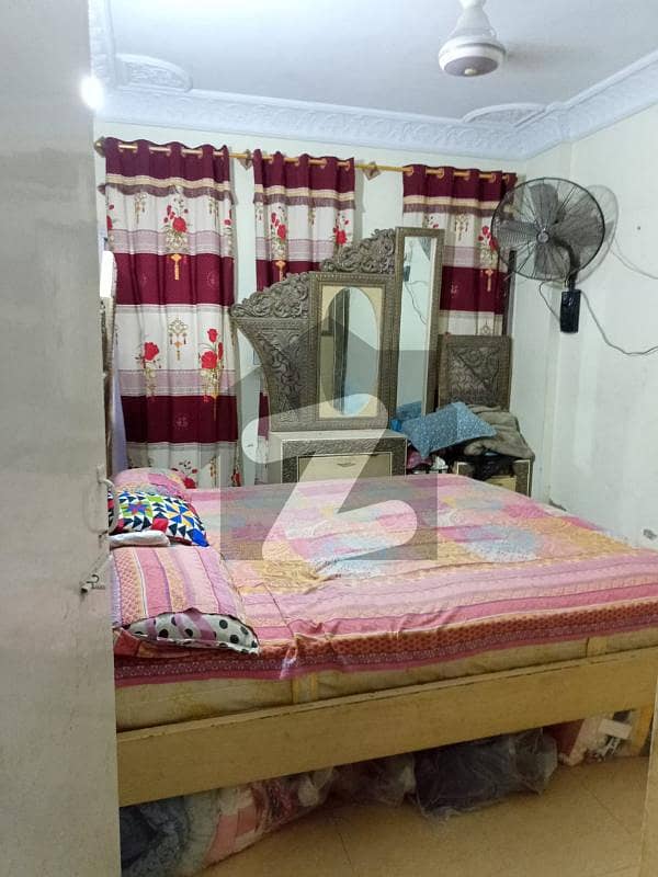 شادمان ٹاؤن - سیکٹر 14 / بی شادمان نارتھ ناظم آباد کراچی میں 3 کمروں کا 5 مرلہ فلیٹ 61.5 لاکھ میں برائے فروخت۔