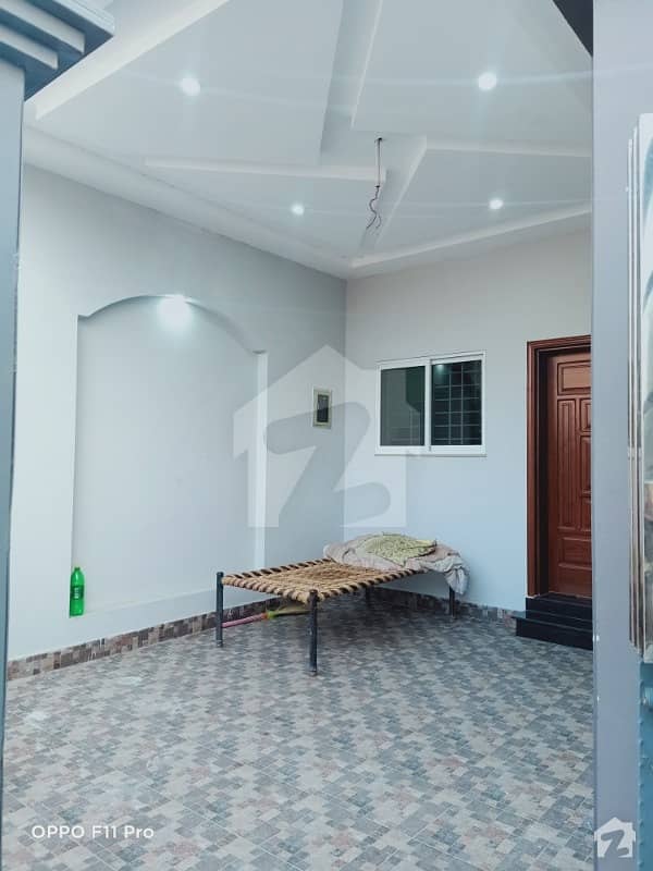 احباب کالونی بوسان روڈ ملتان میں 5 کمروں کا 5 مرلہ مکان 35 ہزار میں کرایہ پر دستیاب ہے۔