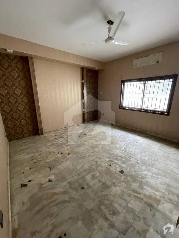 300 Yards Beautiful Independent Bungalow In Prime Location Of Dha Phase 4 Karachi
