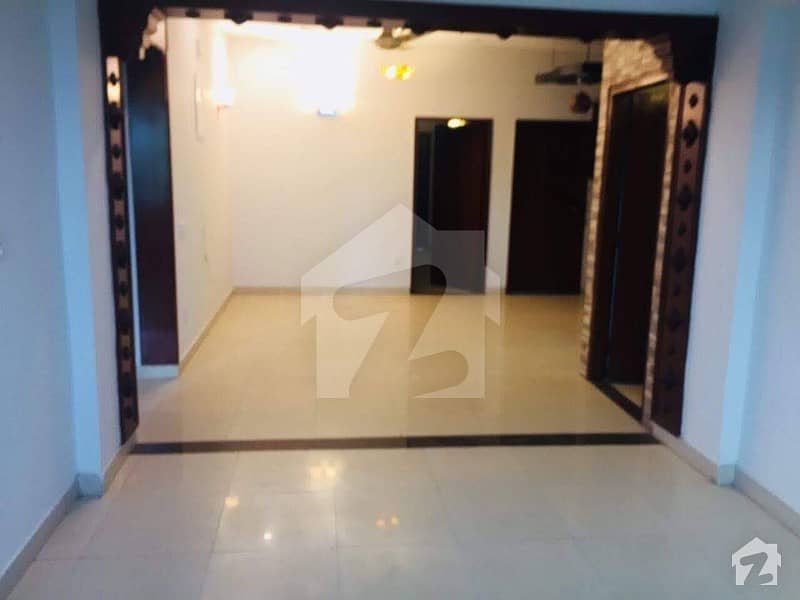Apartment For Rent Ittehad Commercial 3 Bedrooms