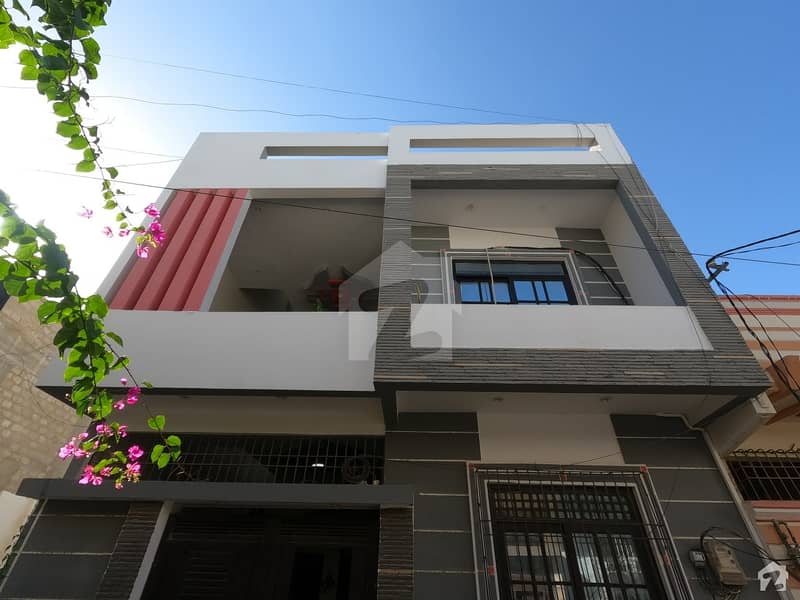 سادی ٹاؤن - بلاک 5 سعدی ٹاؤن سکیم 33 کراچی میں 4 کمروں کا 5 مرلہ مکان 1.8 کروڑ میں برائے فروخت۔