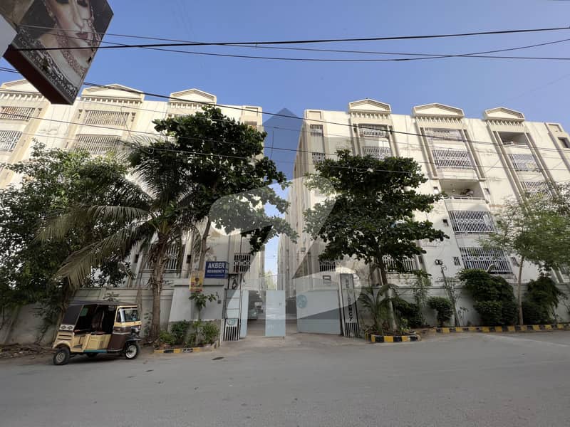 گلستانِِ جوہر ۔ بلاک 15 گلستانِ جوہر کراچی میں 2 کمروں کا 5 مرلہ فلیٹ 1.2 کروڑ میں برائے فروخت۔