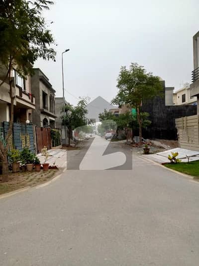 پارک ویو سٹی ۔ ڈائمنڈ بلاک پارک ویو سٹی لاہور میں 10 مرلہ رہائشی پلاٹ 90 لاکھ میں برائے فروخت۔