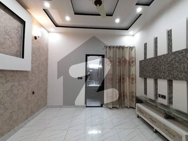 سیالکوٹ روڈ گوجرانوالہ میں 5 کمروں کا 10 مرلہ مکان 3.25 کروڑ میں برائے فروخت۔