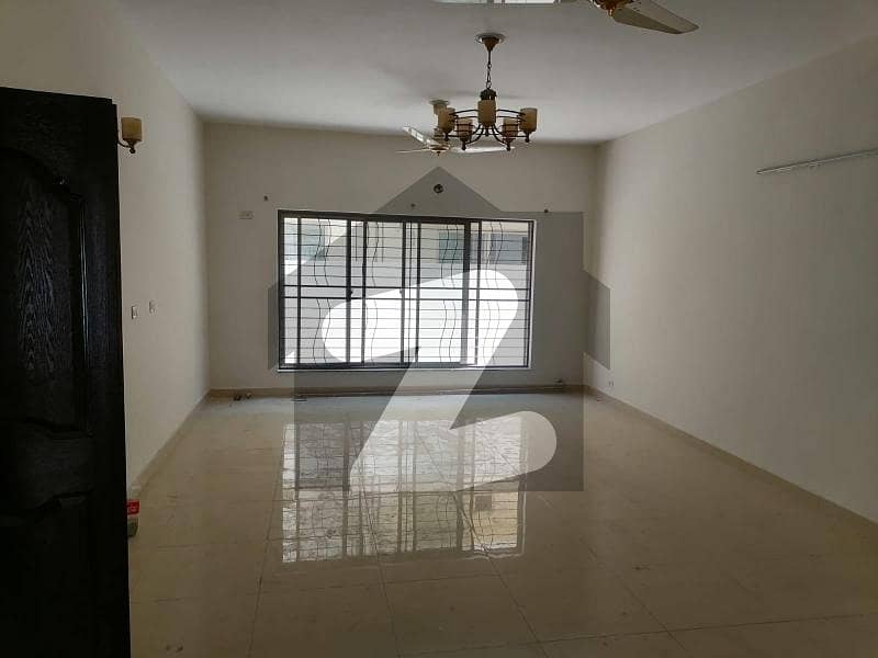 Well Maintained 4 Bed Corner Brigadier House For Sale In Askari 10 - Sector F