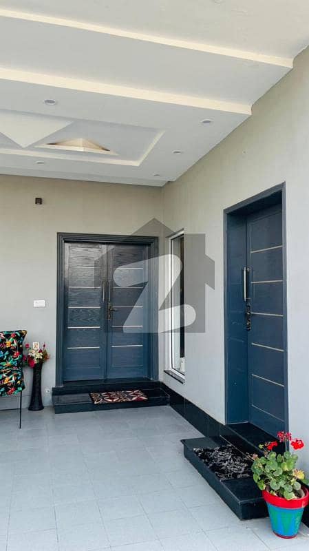 10 MARLA BRAND NEW HOUSE AVAILABLE FOR SALE DHA PHASE 7 NEAR MACDONALDS 100 ORIGINAL PICTURES. . . .