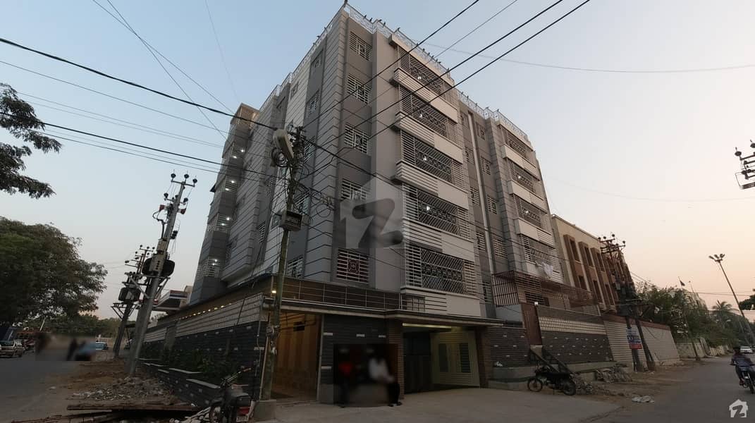 پارسی کالونی جمشید ٹاؤن کراچی میں 3 کمروں کا 6 مرلہ فلیٹ 2.3 کروڑ میں برائے فروخت۔