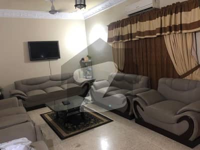 گارڈن ایسٹ جمشید ٹاؤن کراچی میں 5 کمروں کا 9 مرلہ مکان 5.5 کروڑ میں برائے فروخت۔