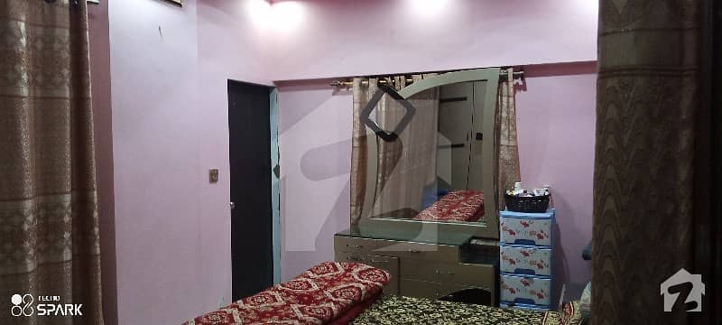 ناظم آباد 1 ناظم آباد کراچی میں 2 کمروں کا 4 مرلہ فلیٹ 80 لاکھ میں برائے فروخت۔