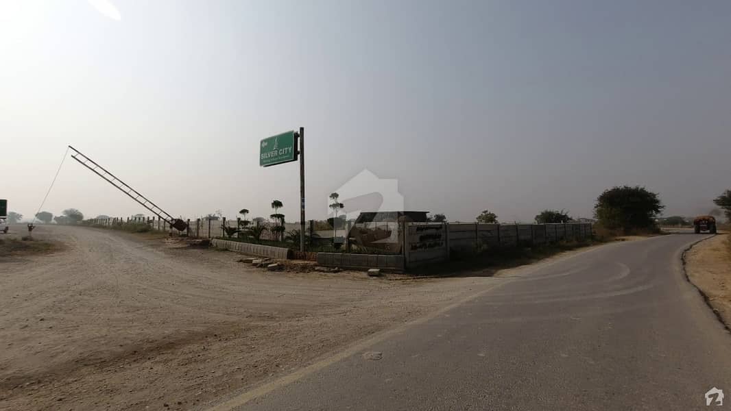 سلورسٹی - سیکٹر اے سلور سٹی گرجہ روڈ راولپنڈی میں 5 مرلہ رہائشی پلاٹ 20 لاکھ میں برائے فروخت۔