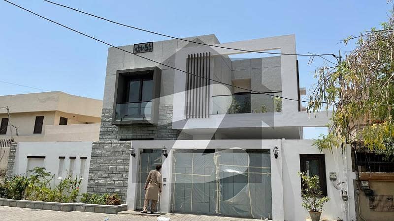 ڈی ایچ اے فیز 5 ڈی ایچ اے کراچی میں 5 کمروں کا 1 کنال مکان 14 کروڑ میں برائے فروخت۔