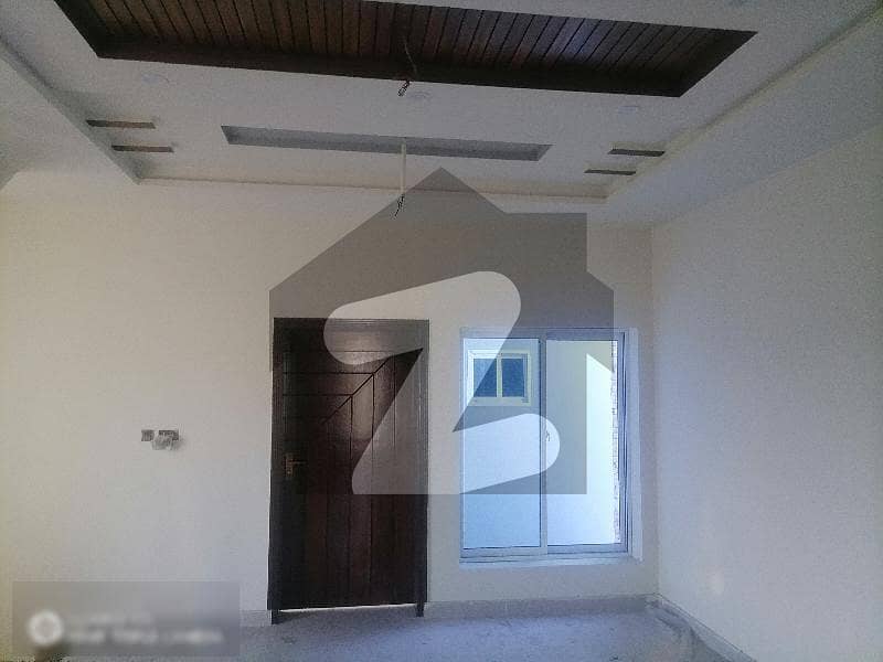 غالب سٹی فیصل آباد میں 3 کمروں کا 3 مرلہ مکان 90 لاکھ میں برائے فروخت۔